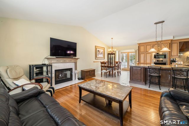 1020 Shepard Avenue, Hamden, CT 06514