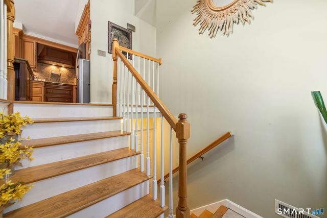 1020 Shepard Avenue, Hamden, CT 06514