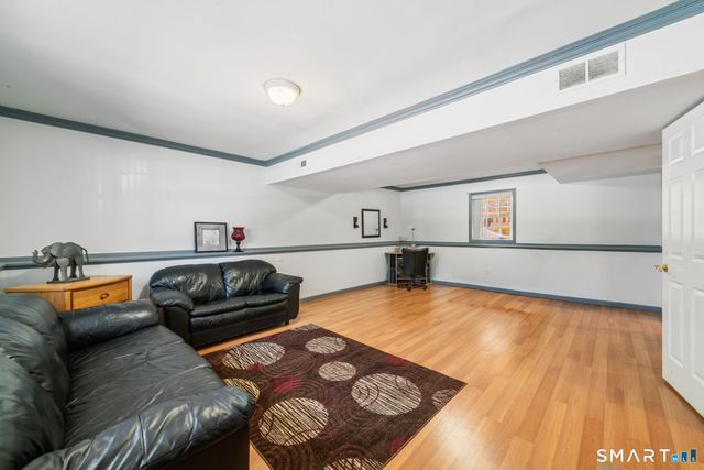 1020 Shepard Avenue, Hamden, CT 06514