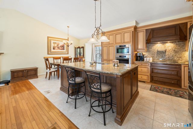 1020 Shepard Avenue, Hamden, CT 06514