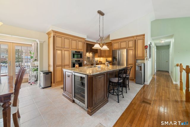 1020 Shepard Avenue, Hamden, CT 06514