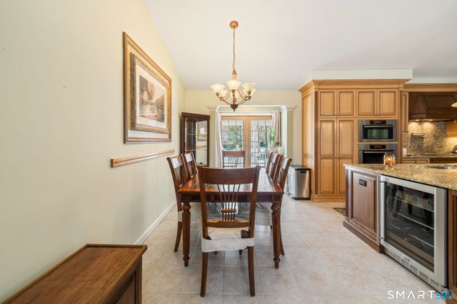 1020 Shepard Avenue, Hamden, CT 06514