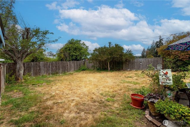 31610 7th Place S, Federal Way, WA 98003