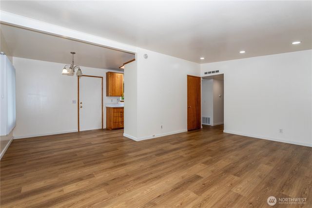 31610 7th Place S, Federal Way, WA 98003