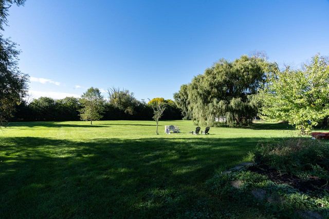 9541 W Ruby AVENUE, Wauwatosa, WI 53225