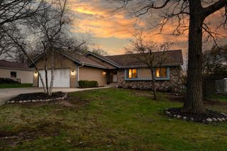 9541 W Ruby AVENUE, Wauwatosa, WI 53225