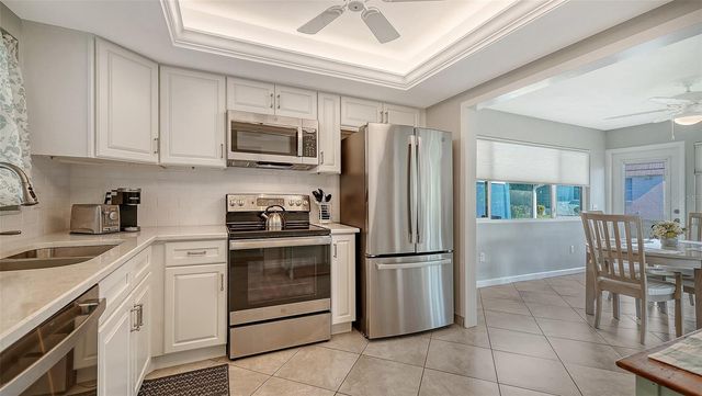 2657 RIVERBLUFF PARKWAY V122, Sarasota, FL 34231