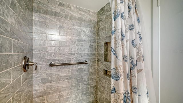 2657 RIVERBLUFF PARKWAY V122, Sarasota, FL 34231