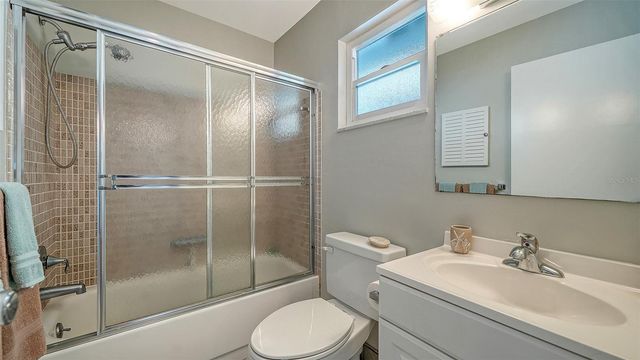 2657 RIVERBLUFF PARKWAY V122, Sarasota, FL 34231