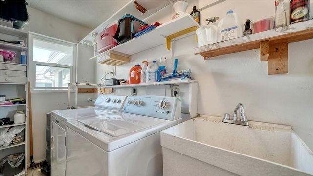 2657 RIVERBLUFF PARKWAY V122, Sarasota, FL 34231