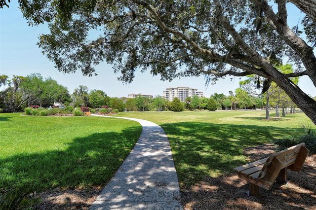 2657 RIVERBLUFF PARKWAY V122, Sarasota, FL 34231