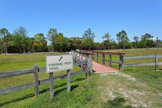 2657 RIVERBLUFF PARKWAY V122, Sarasota, FL 34231