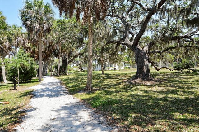 2657 RIVERBLUFF PARKWAY V122, Sarasota, FL 34231