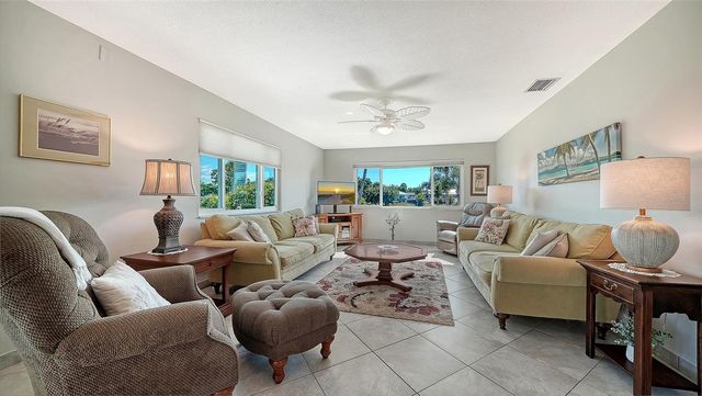 2657 RIVERBLUFF PARKWAY V122, Sarasota, FL 34231