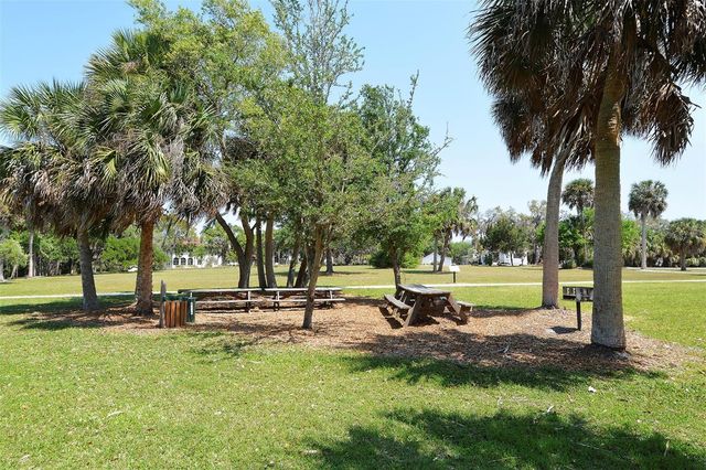 2657 RIVERBLUFF PARKWAY V122, Sarasota, FL 34231