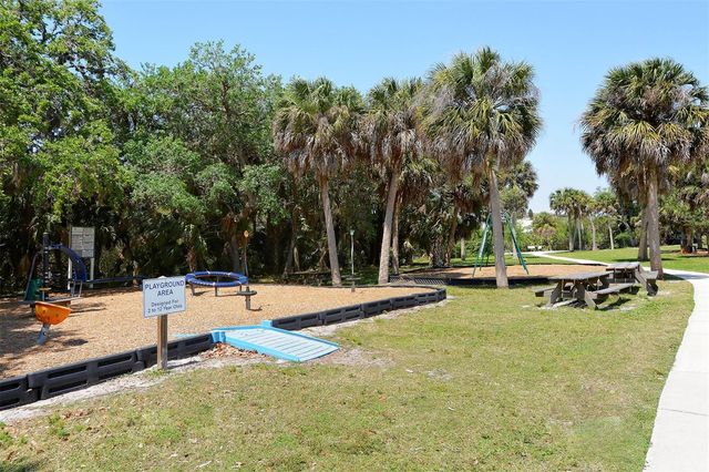 2657 RIVERBLUFF PARKWAY V122, Sarasota, FL 34231