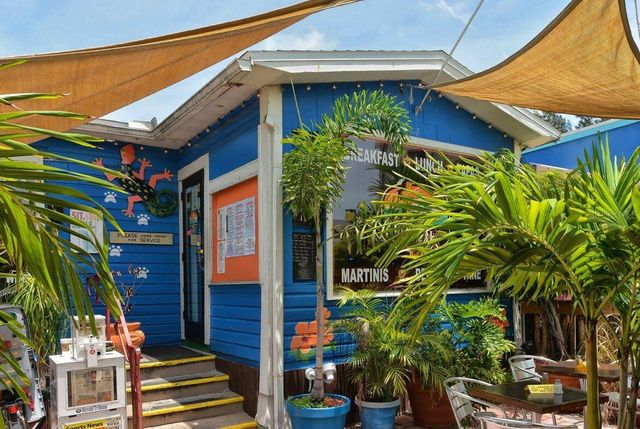 2657 RIVERBLUFF PARKWAY V122, Sarasota, FL 34231