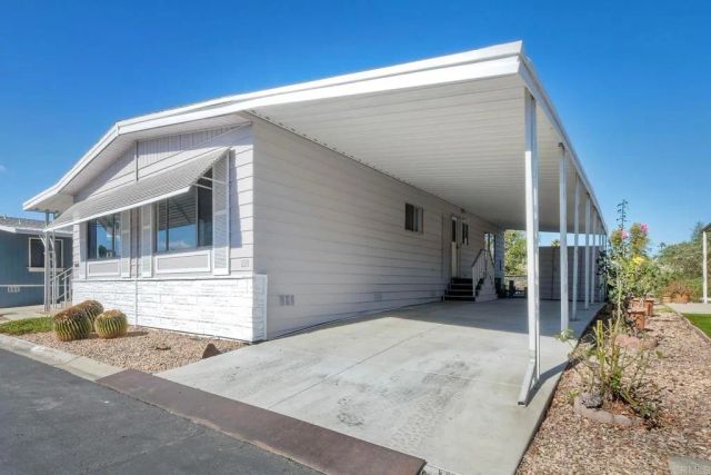 2130 Sunset 134, Vista, CA 92081
