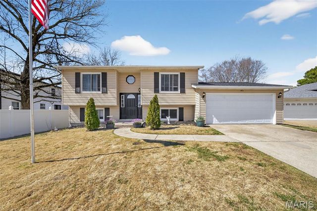 1973 Tealwood Cove Drive, Florissant, MO 63031