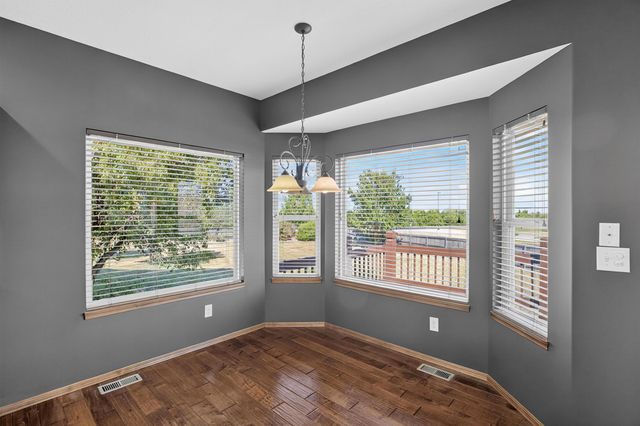 5216 N Colonial, Bel Aire, KS 67226