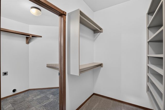 5216 N Colonial, Bel Aire, KS 67226