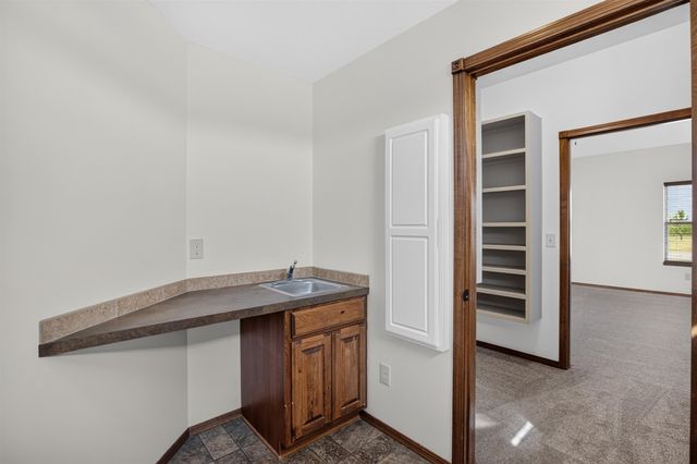 5216 N Colonial, Bel Aire, KS 67226