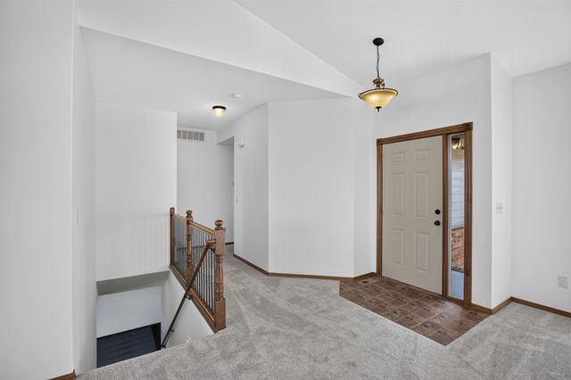 5216 N Colonial, Bel Aire, KS 67226