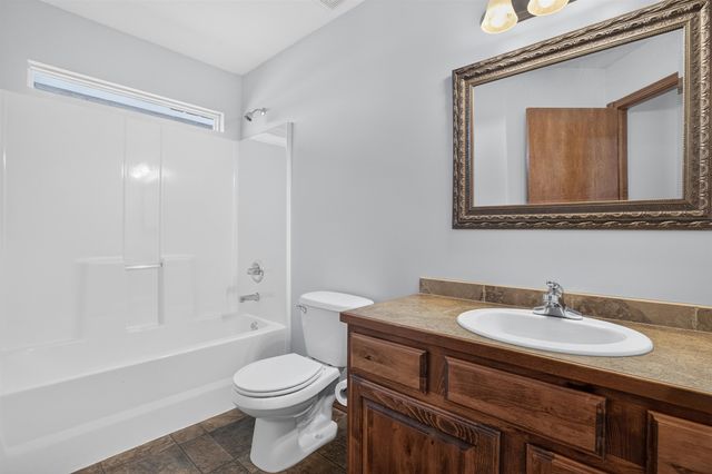 5216 N Colonial, Bel Aire, KS 67226