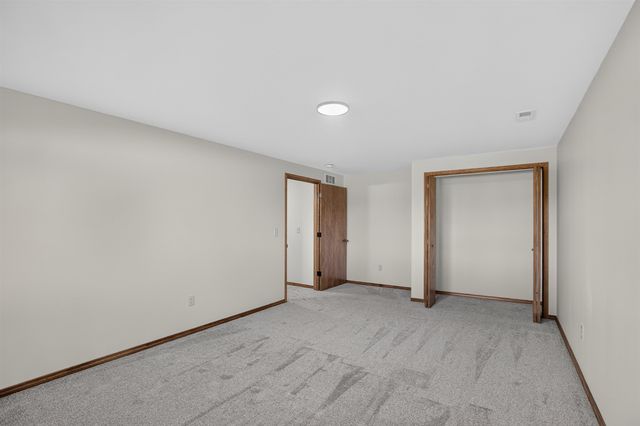 5216 N Colonial, Bel Aire, KS 67226