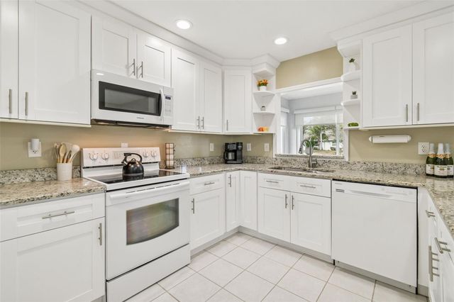 2306 LANCASTER DRIVE, Sun City Center, FL 33573