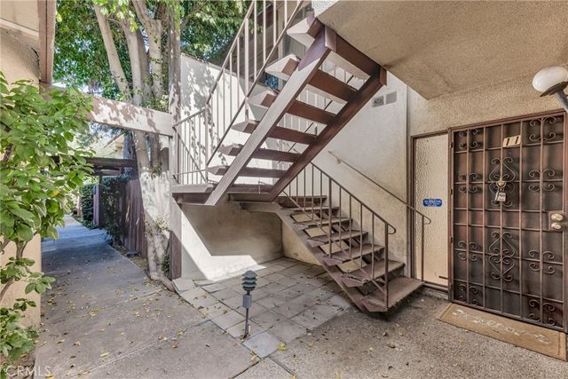 15542 Sherman Way 11, Van Nuys, CA 91406