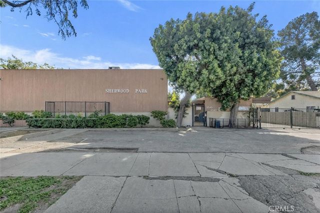 15542 Sherman Way 11, Van Nuys, CA 91406