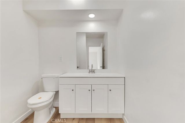 15542 Sherman Way 11, Van Nuys, CA 91406