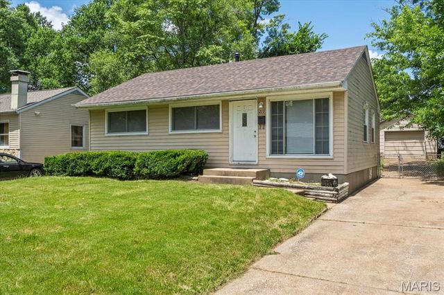 219 Presley Drive, St Louis, MO 63137