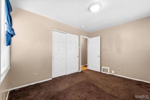 219 Presley Drive, St Louis, MO 63137