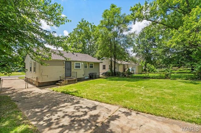 219 Presley Drive, St Louis, MO 63137