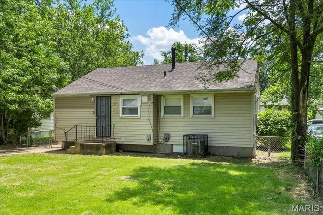 219 Presley Drive, St Louis, MO 63137