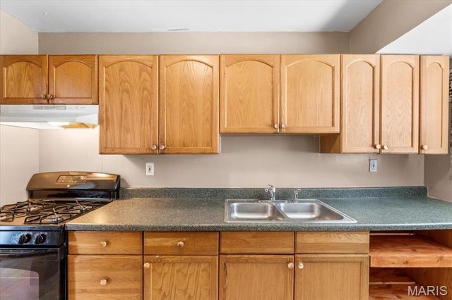 219 Presley Drive, St Louis, MO 63137