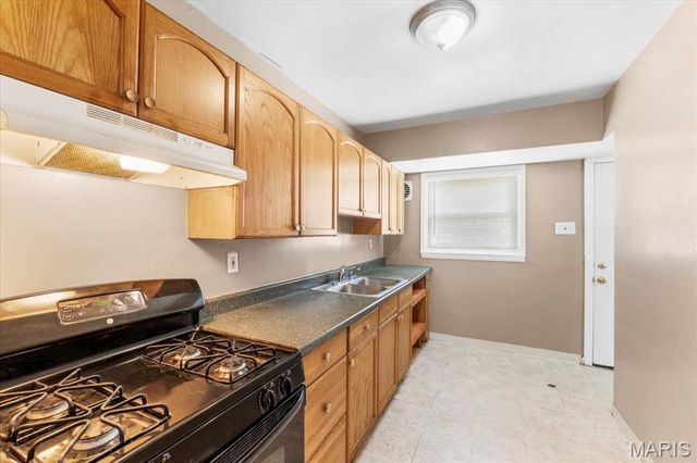 219 Presley Drive, St Louis, MO 63137