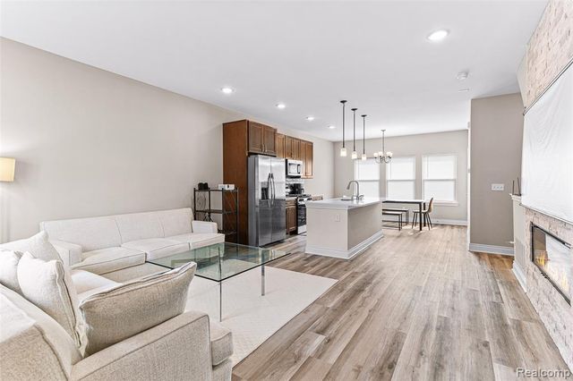 4837 Lismore Lane, Troy, MI 48085