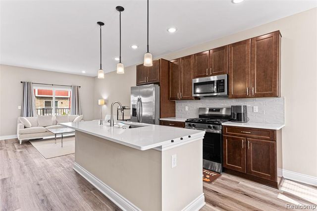 4837 Lismore Lane, Troy, MI 48085