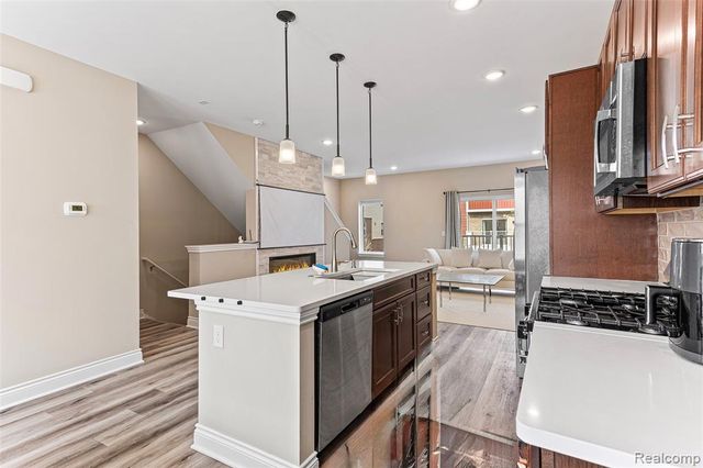 4837 Lismore Lane, Troy, MI 48085