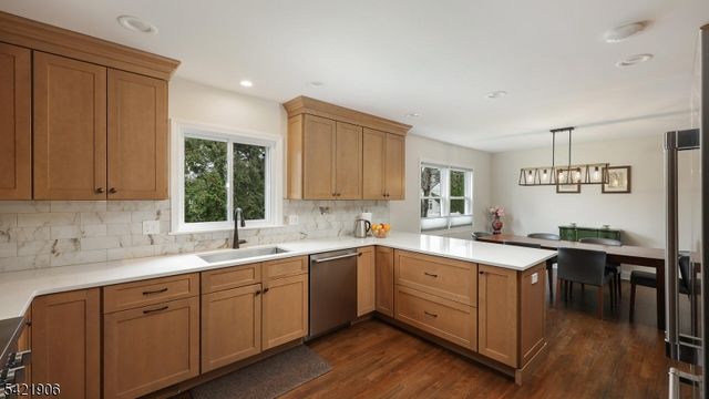 401 Poe Ave, Westfield Town, NJ 07090