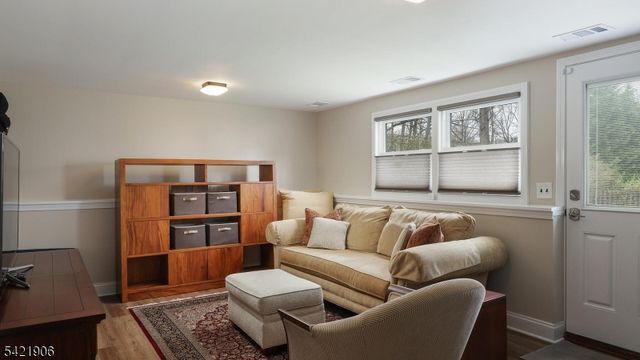 401 Poe Ave, Westfield Town, NJ 07090