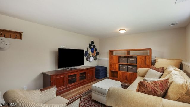 401 Poe Ave, Westfield Town, NJ 07090