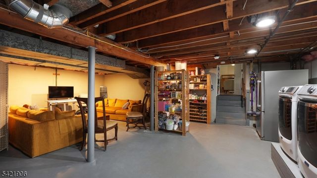 401 Poe Ave, Westfield Town, NJ 07090