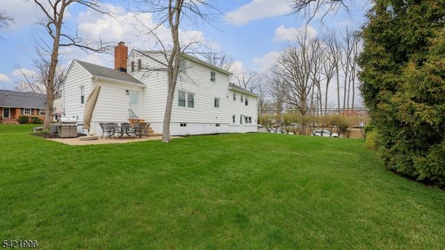 401 Poe Ave, Westfield Town, NJ 07090