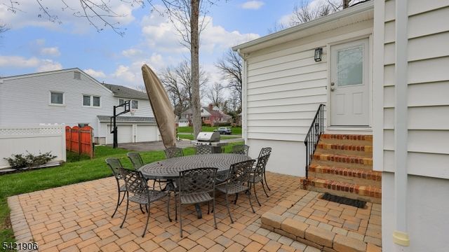 401 Poe Ave, Westfield Town, NJ 07090