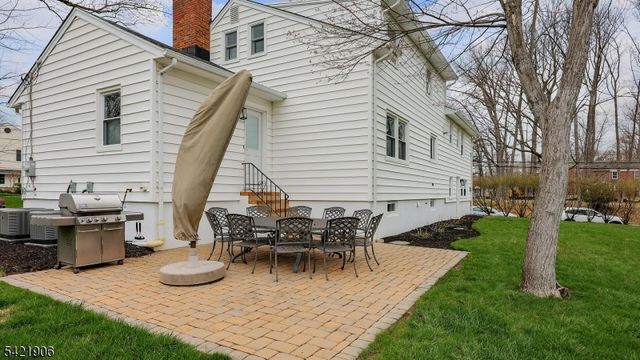 401 Poe Ave, Westfield Town, NJ 07090
