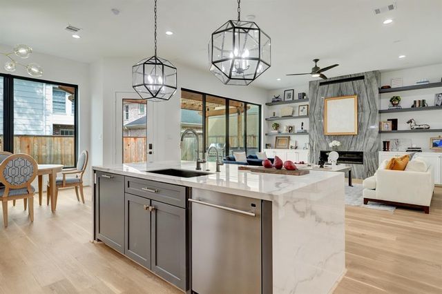 3918 Riley Street, Houston, TX 77005